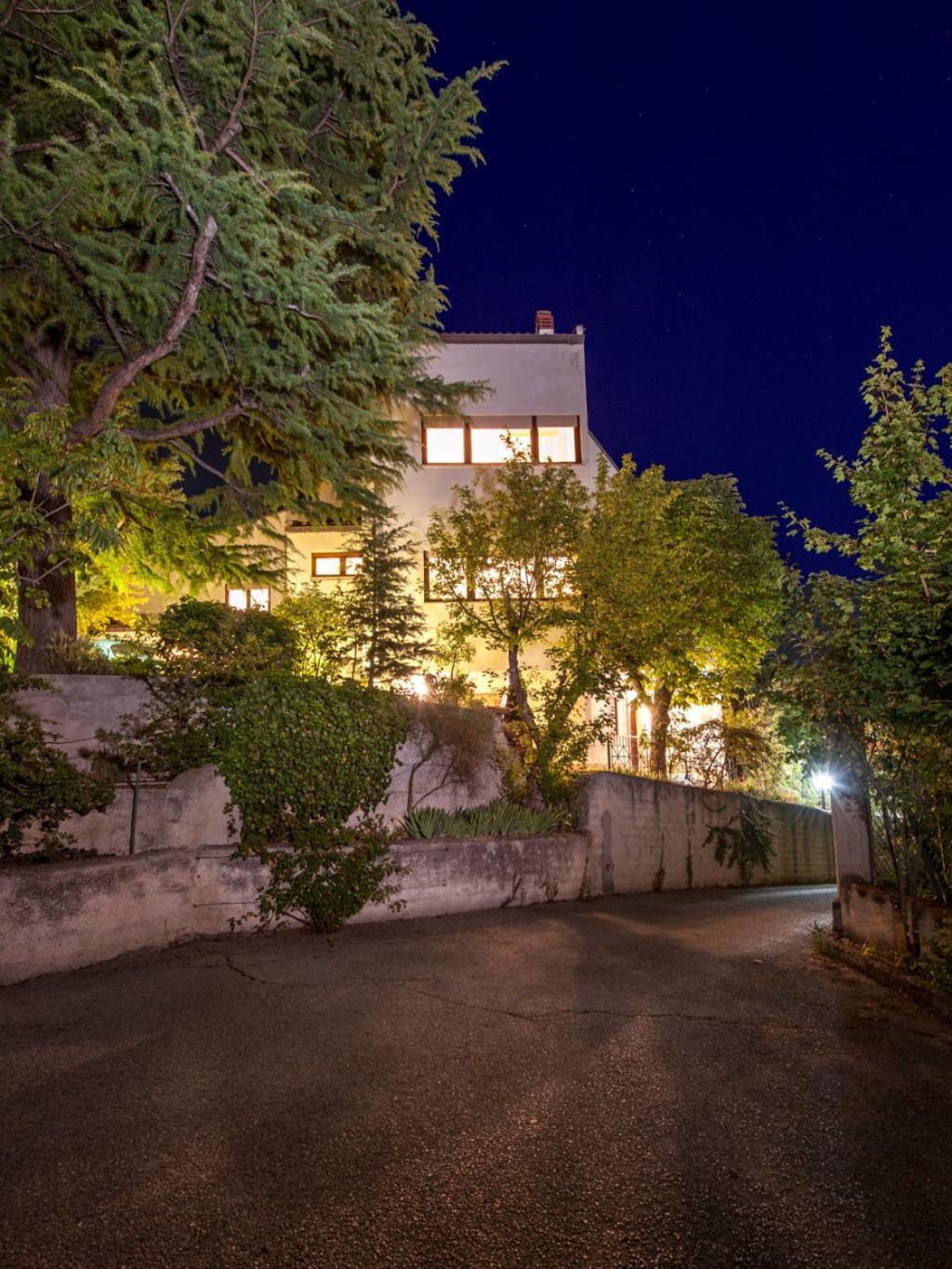 Апартаменти A Casa Di Galdino E Vittorianna Л'Аквіла Екстер'єр фото